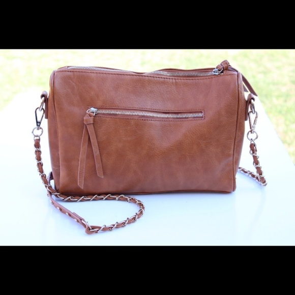 Urban expressions cross body bag - Picture 2 of 8